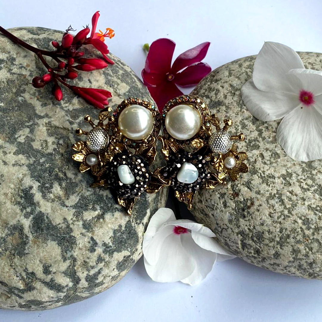 Gold Crushed and Pearl Studs