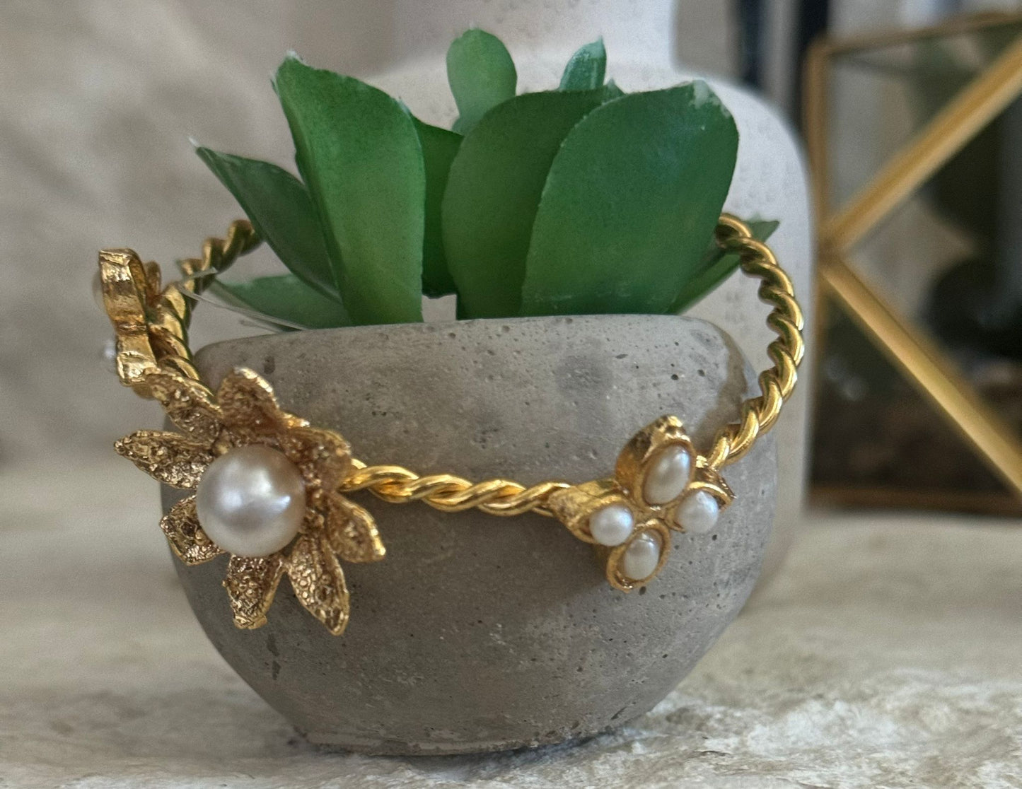 Flowers and Pearls Bracelet