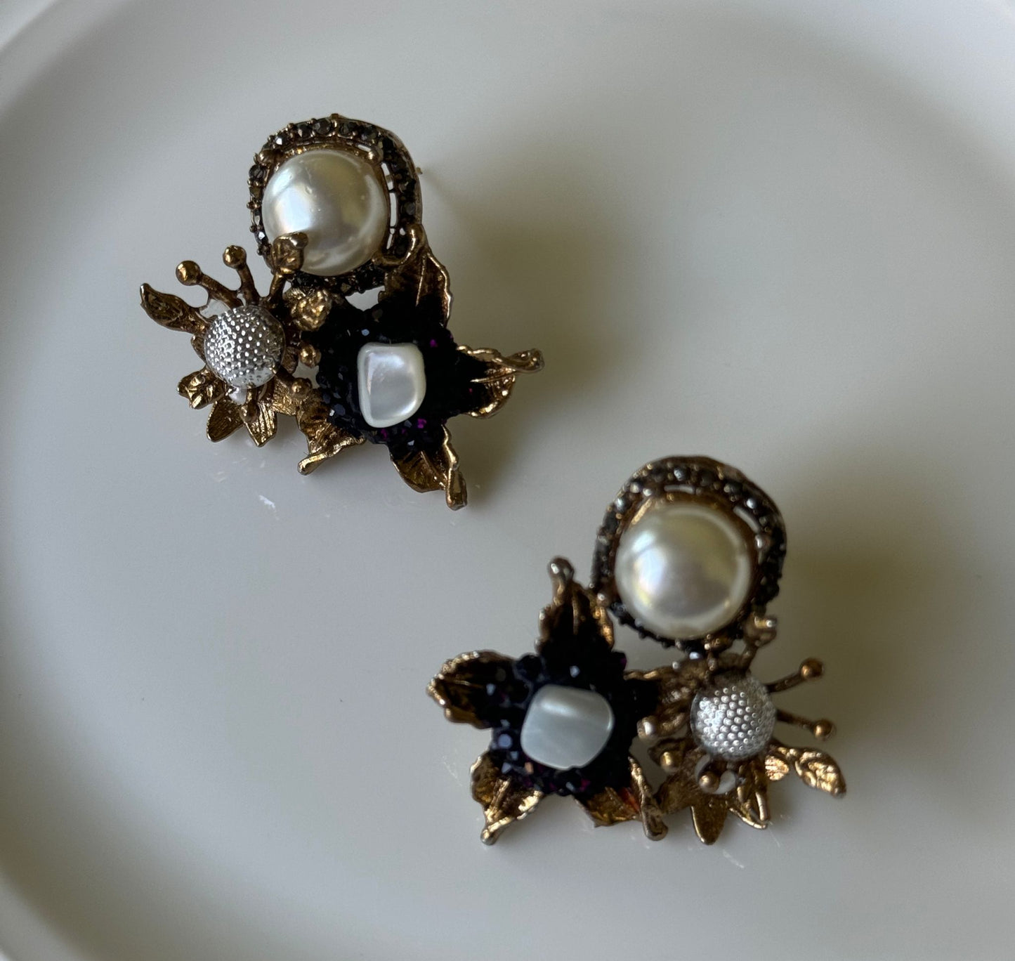 Gold Crushed and Pearl Studs